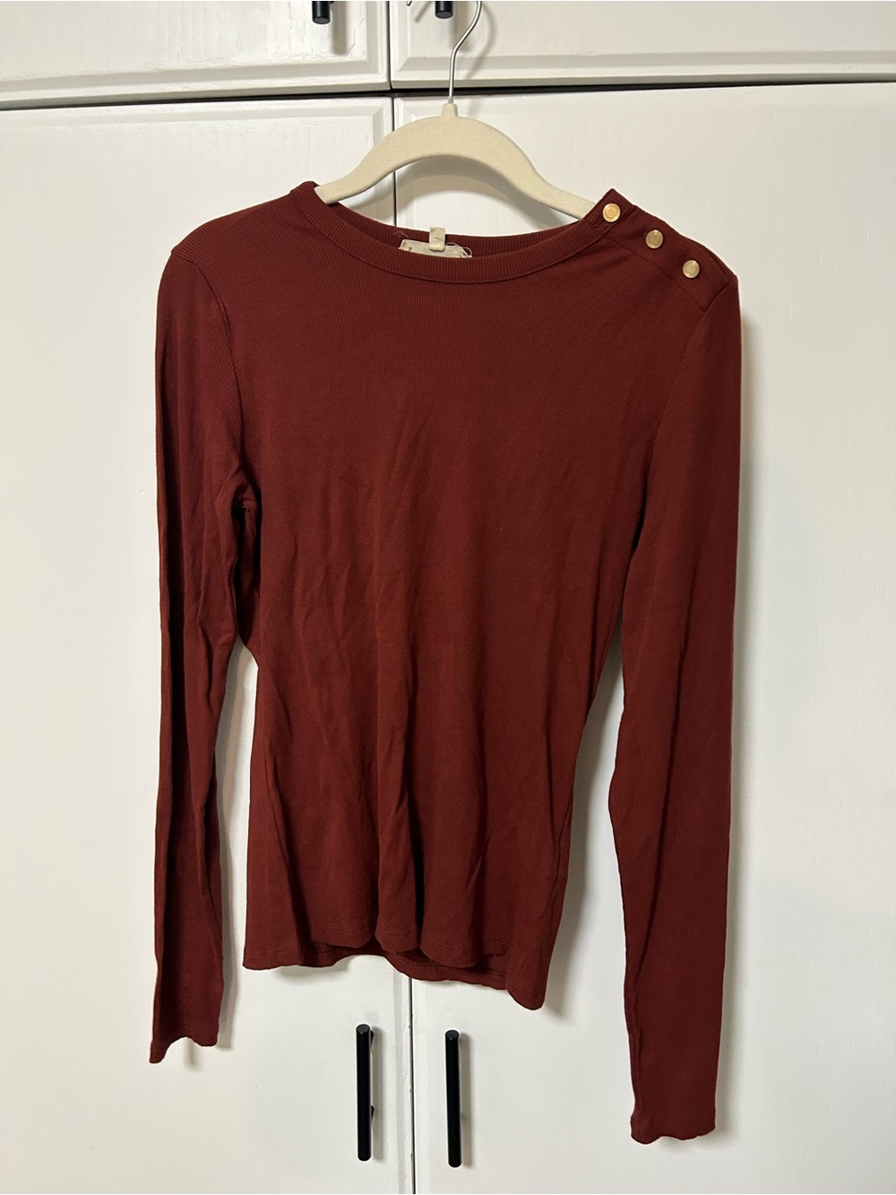 Madewell Ribbed Long-Sleeve Top with Shoulder Button Detail — Rust
